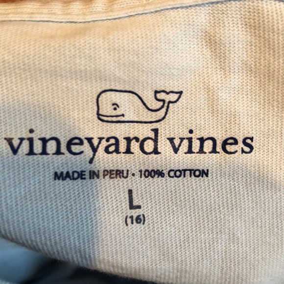Great condition vineyard vines tee - Picture 3 of 4